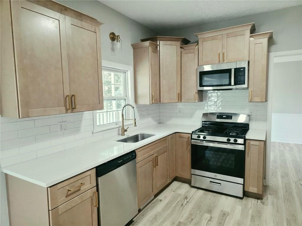 4 bedroom, 3 bathroom, 1,983 sq ft single family residence for sale at 1620 Summit View Way, Snellville, GA 30078 — photo 8