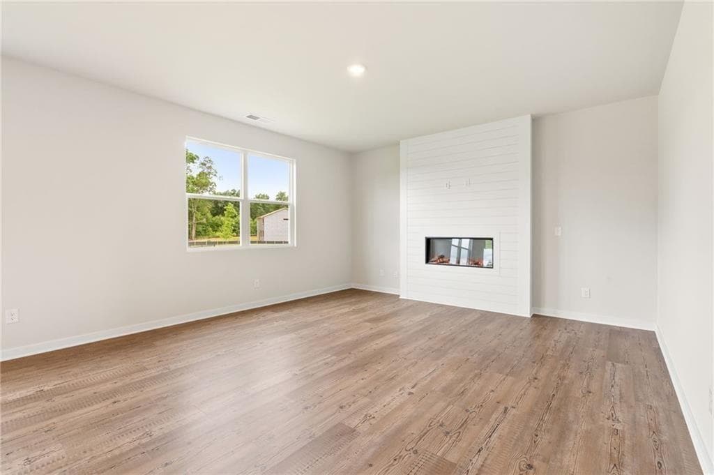 5 bedroom, 3 bathroom, 2,570 sq ft single family residence for sale at 545 Baynes Court, Mcdonough, GA 30253 — photo 5