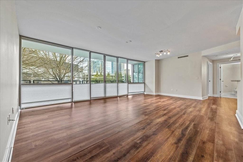 2 bedroom, 3 bathroom, 1,703 sq ft condominium for sale at 700 Park Regency Place 502, Atlanta, GA 30326 — photo 2
