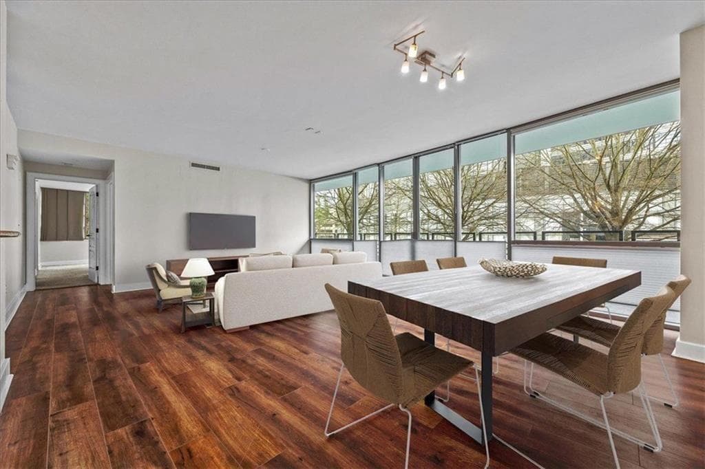 2 bedroom, 3 bathroom, 1,703 sq ft condominium for sale at 700 Park Regency Place 502, Atlanta, GA 30326 — photo 3