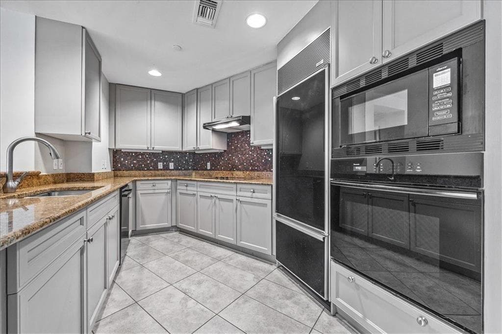 2 bedroom, 3 bathroom, 1,703 sq ft condominium for sale at 700 Park Regency Place 502, Atlanta, GA 30326 — photo 6