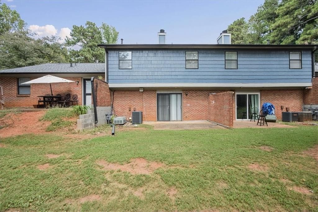 2 bedroom, 2 bathroom, 1,175 sq ft townhouse for rent at 1205 Natchez Trace B, Marietta, GA 30008 for $1,600 a month — photo 2