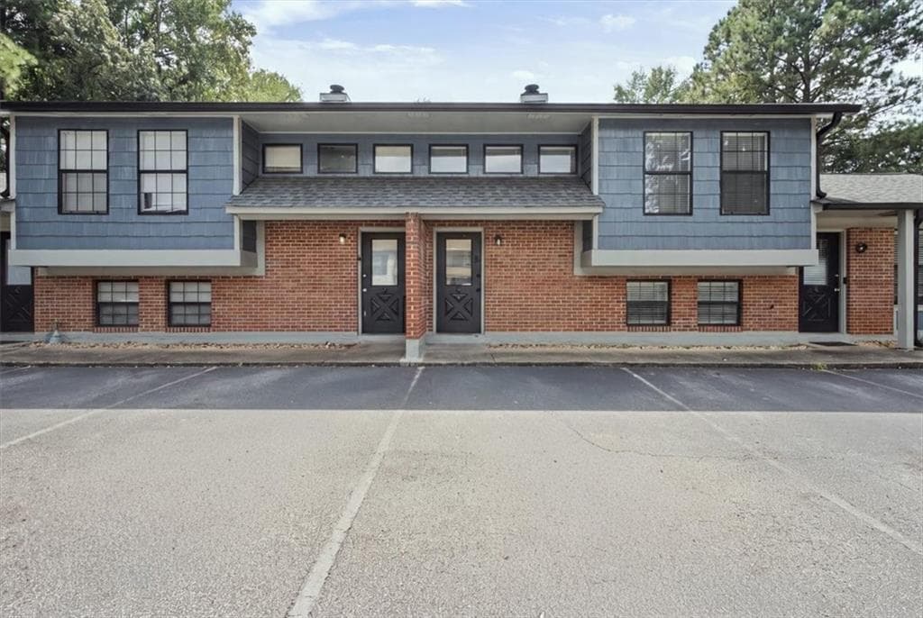 2 bedroom, 2 bathroom, 1,175 sq ft townhouse for rent at 1205 Natchez Trace B, Marietta, GA 30008 for $1,600 a month