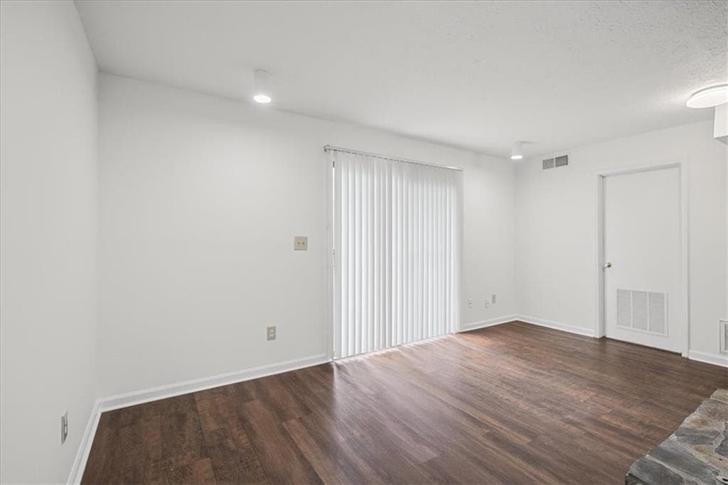 2 bedroom, 2 bathroom, 1,175 sq ft townhouse for rent at 1205 Natchez Trace B, Marietta, GA 30008 for $1,600 a month — photo 6