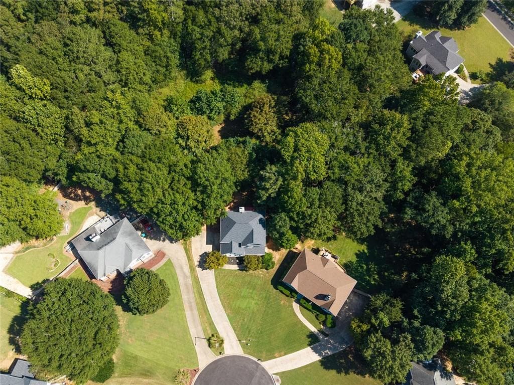 5 bedroom, 4 bathroom, 3,091 sq ft single family residence for sale at 211 Sweetbriar Lane, Canton, GA 30115 — photo 2