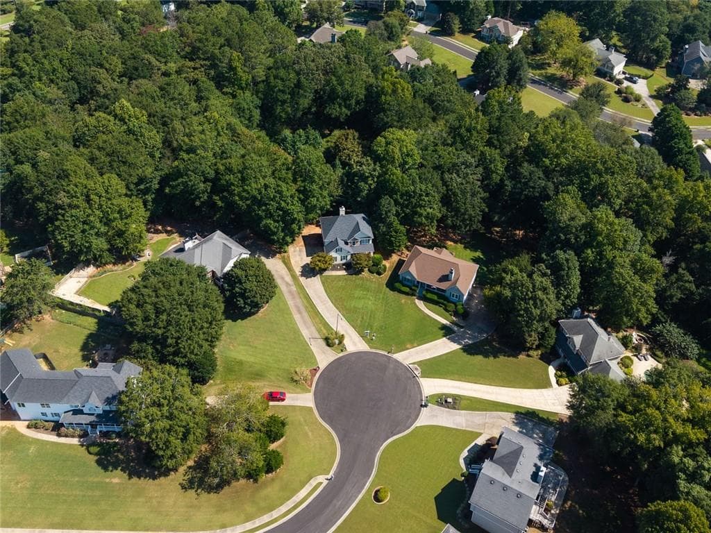 5 bedroom, 4 bathroom, 3,091 sq ft single family residence for sale at 211 Sweetbriar Lane, Canton, GA 30115 — photo 3