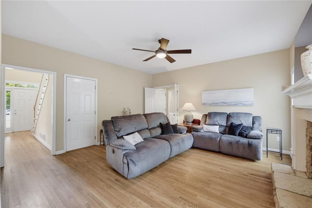 5 bedroom, 4 bathroom, 3,091 sq ft single family residence for sale at 211 Sweetbriar Lane, Canton, GA 30115 — photo 5