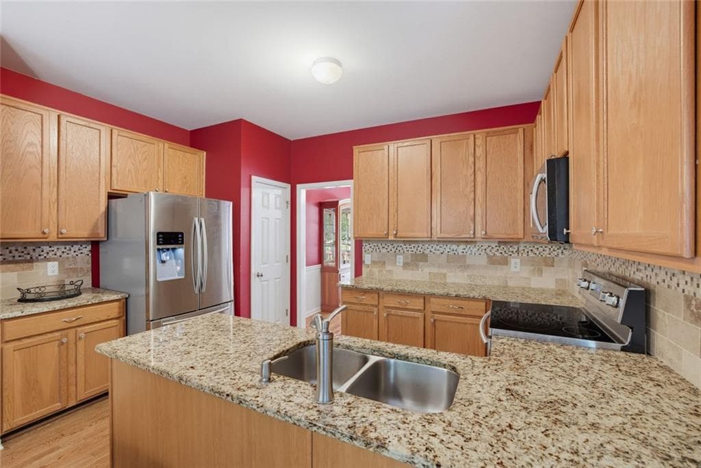 5 bedroom, 4 bathroom, 3,091 sq ft single family residence for sale at 211 Sweetbriar Lane, Canton, GA 30115 — photo 7