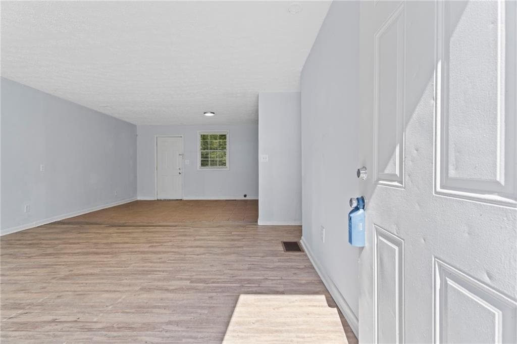 3 bedroom, 1 bathroom, 1,000 sq ft single family residence for sale at 376 Cologne Dr SE, Atlanta, GA 30354 — photo 5