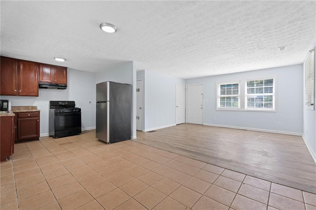 3 bedroom, 1 bathroom, 1,000 sq ft single family residence for sale at 376 Cologne Dr SE, Atlanta, GA 30354 — photo 8