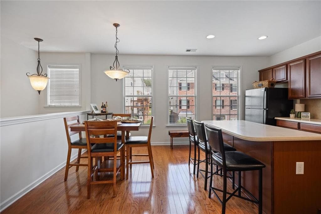 4 bedroom, 4 bathroom, 2,489 sq ft townhouse for sale at 3849 Chattahoochee Summit Drive, Atlanta, GA 30339 — photo 3