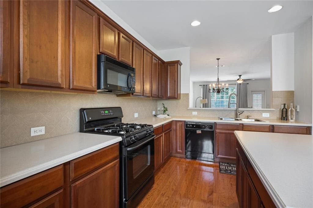 4 bedroom, 4 bathroom, 2,489 sq ft townhouse for sale at 3849 Chattahoochee Summit Drive, Atlanta, GA 30339 — photo 6