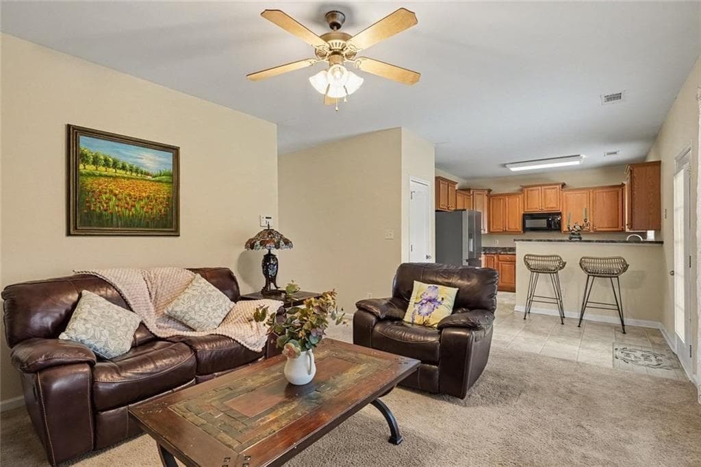 3 bedroom, 3 bathroom, 1,588 sq ft single family residence under contract at 323 Scarlet Oaks Drive, Macon, GA 31220 — photo 2