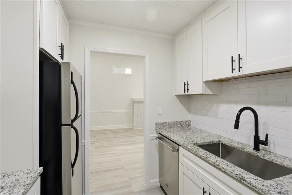 2 bedroom, 2 bathroom, 1,452 sq ft townhouse under contract at 1381 Poplar Pointe, Smyrna, GA 30082 — photo 9