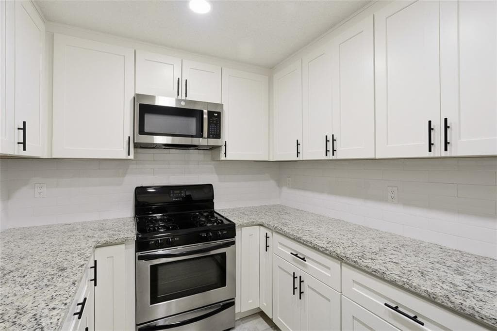 2 bedroom, 2 bathroom, 1,452 sq ft townhouse under contract at 1381 Poplar Pointe, Smyrna, GA 30082 — photo 10