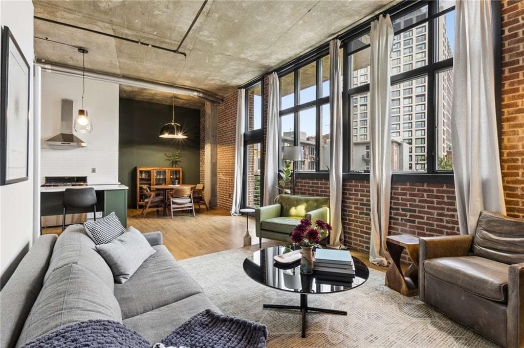 1 bedroom, 1 bathroom, 961 sq ft condominium for sale at 640 Glen Iris Drive 302, Atlanta, GA 30308 — photo 5