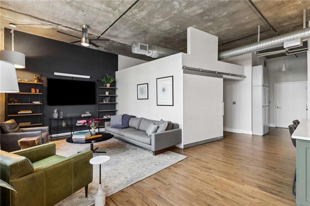 1 bedroom, 1 bathroom, 961 sq ft condominium for sale at 640 Glen Iris Drive 302, Atlanta, GA 30308 — photo 6
