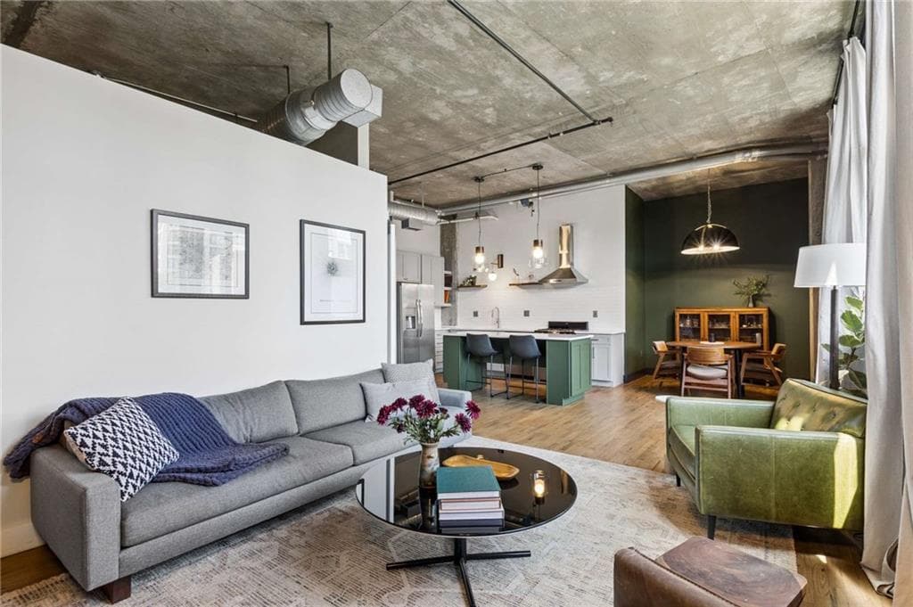 1 bedroom, 1 bathroom, 961 sq ft condominium for sale at 640 Glen Iris Drive 302, Atlanta, GA 30308 — photo 7