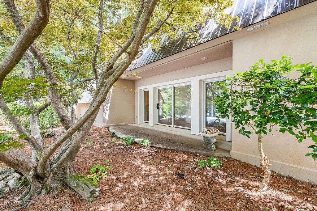 5 bedroom, 4 bathroom, 6,147 sq ft single family residence for sale at 8569 Jefferson Road, Commerce, GA 30529 — photo 6