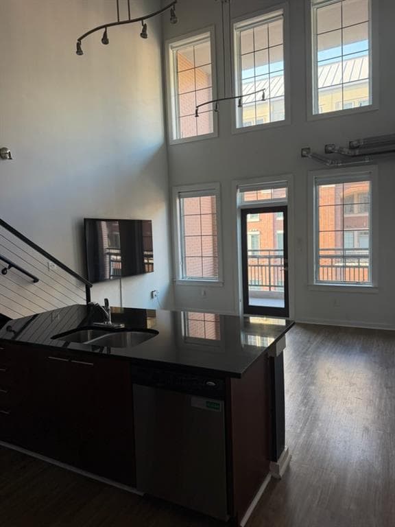 2 bedroom, 2 bathroom, 1,094 sq ft condominium for sale at 260 18th Street 10313, Atlanta, GA 30363