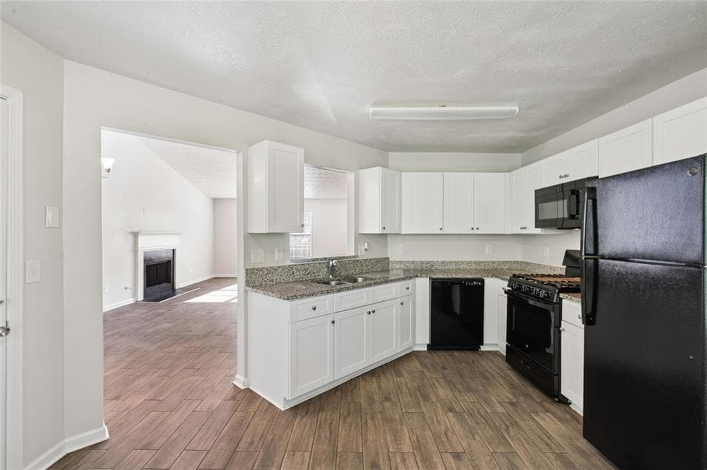 5 bedroom, 3 bathroom, 2,061 sq ft single family residence for sale at 4879 Lake Park Lane, Acworth, GA 30101 — photo 7