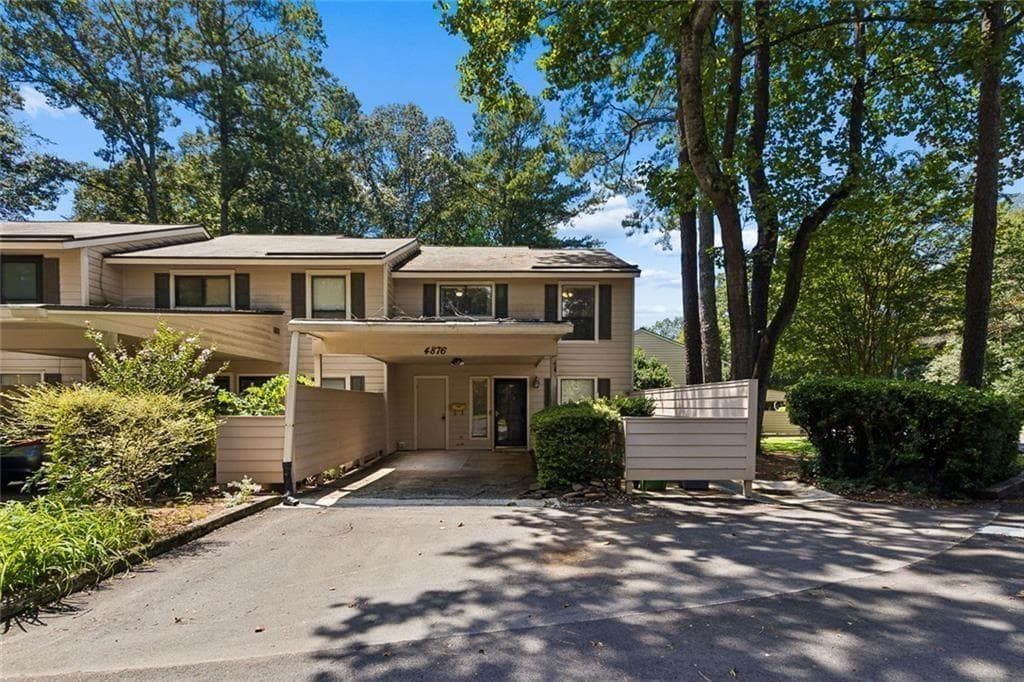3 bedroom, 3 bathroom, 1,446 sq ft condominium for sale at 4876 Twin Lakes Trail, Atlanta, GA 30360