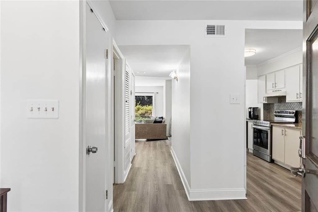 3 bedroom, 3 bathroom, 1,446 sq ft condominium for sale at 4876 Twin Lakes Trail, Atlanta, GA 30360 — photo 6