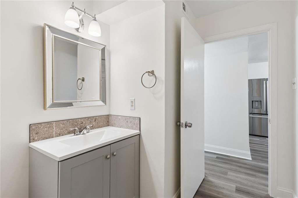 3 bedroom, 3 bathroom, 1,446 sq ft condominium for sale at 4876 Twin Lakes Trail, Atlanta, GA 30360 — photo 7