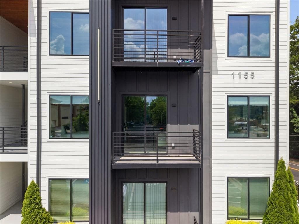2 bedroom, 2 bathroom, 1,150 sq ft condominium for sale at 1155 Custer Avenue 201, Atlanta, GA 30316 — photo 1 of 41