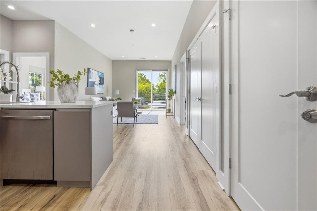 2 bedroom, 2 bathroom, 1,150 sq ft condominium for sale at 1155 Custer Avenue 201, Atlanta, GA 30316 — photo 2
