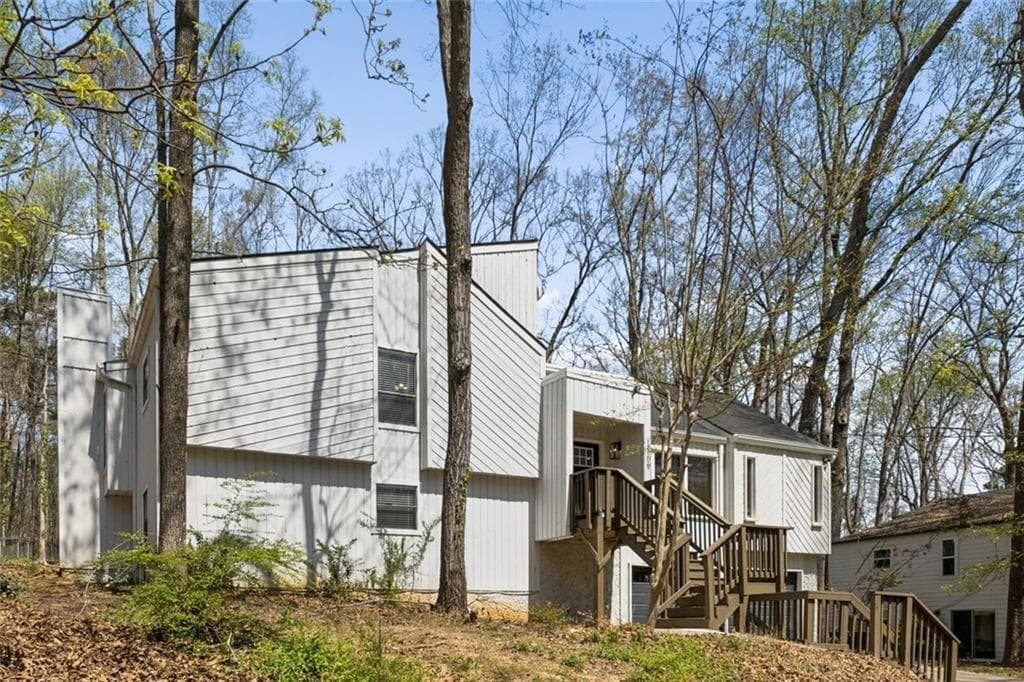 4 bedroom, 3 bathroom, 2,334 sq ft single family residence for sale at 1309 Laurel Cliff Drive, Smyrna, GA 30082 — photo 5