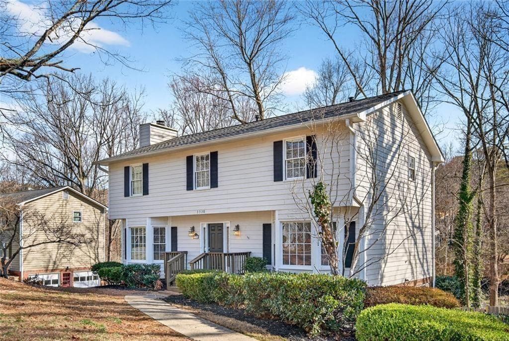 4 bedroom, 3 bathroom, 2,219 sq ft single family residence under contract at 3338 Devaughn Drive, Marietta, GA 30066 — photo 2