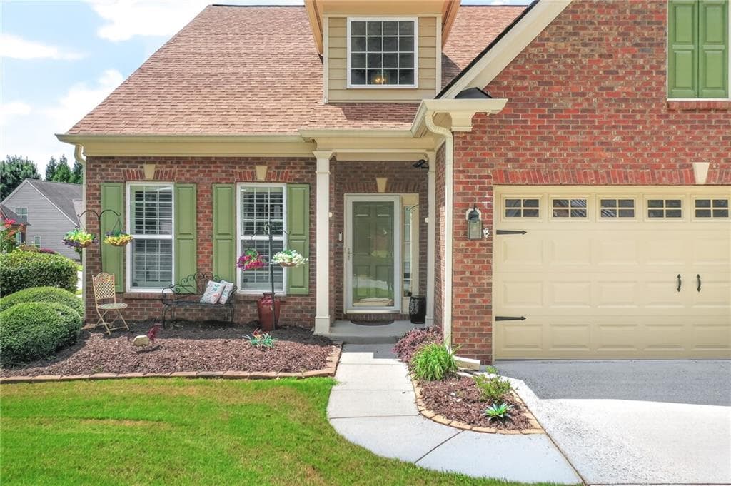 3 bedroom, 3 bathroom, 2,279 sq ft single family residence under contract at 153 Churchcliff Drive, Woodstock, GA 30188 — photo 2
