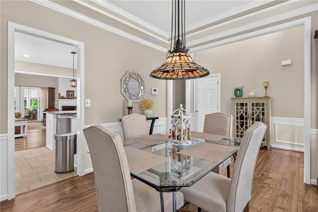 3 bedroom, 3 bathroom, 2,279 sq ft single family residence under contract at 153 Churchcliff Drive, Woodstock, GA 30188 — photo 7