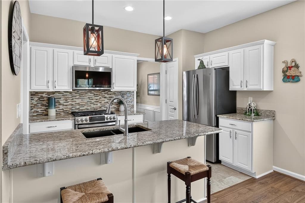 3 bedroom, 3 bathroom, 2,279 sq ft single family residence under contract at 153 Churchcliff Drive, Woodstock, GA 30188 — photo 8