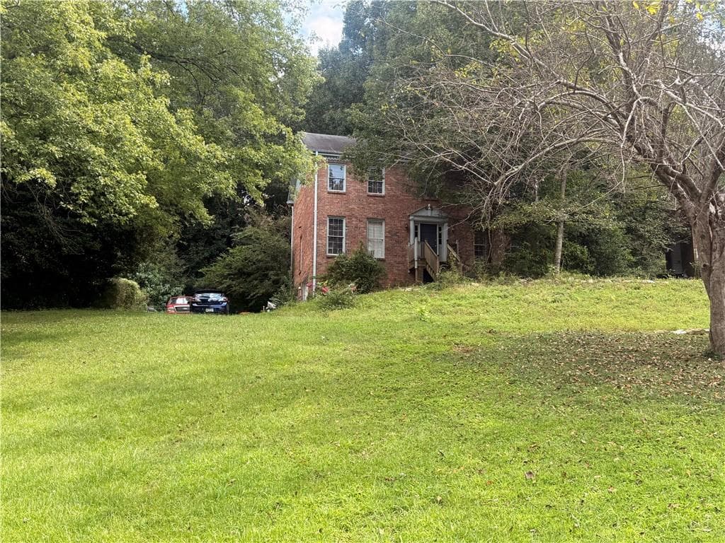 4 bedroom, 3 bathroom, 2,628 sq ft single family residence under contract at 4826 Windgate Trail, Acworth, GA 30102