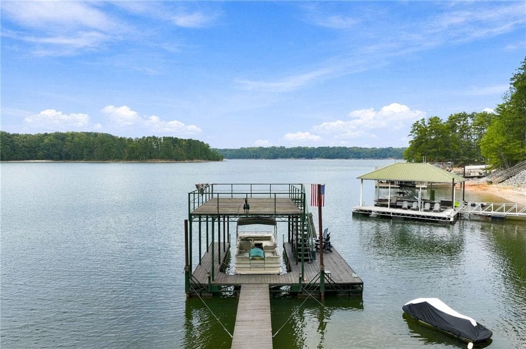 3 bedroom, 5 bathroom, 4,300 sq ft single family residence for sale at 5628 Nags Head Circle, Gainesville, GA 30504 — photo 2