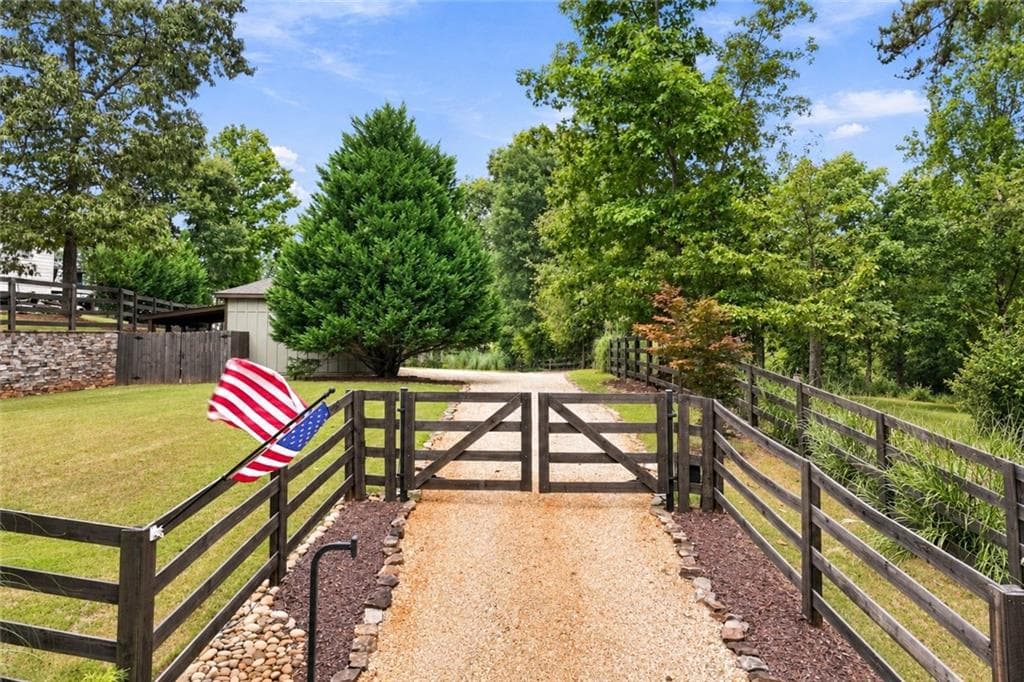 3 bedroom, 5 bathroom, 4,300 sq ft single family residence for sale at 5628 Nags Head Circle, Gainesville, GA 30504 — photo 7