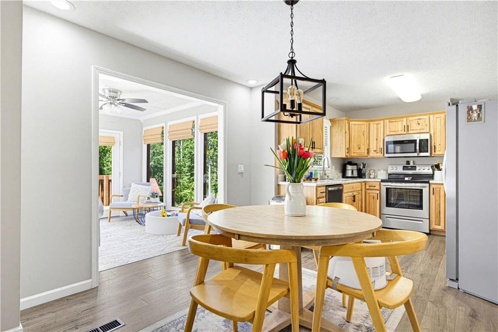 3 bedroom, 2 bathroom, 1,212 sq ft single family residence for sale at 1519 Bar J Road, Temple, GA 30179 — photo 10
