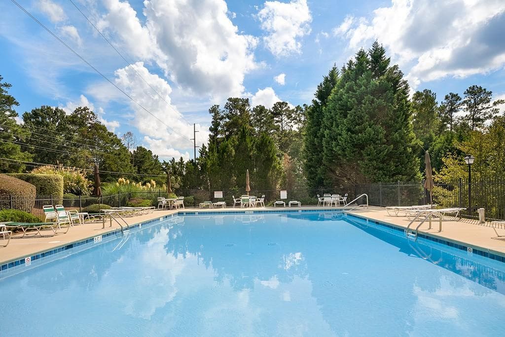 5 bedroom, 4 bathroom, 3,307 sq ft single family residence under contract at 4221 Rockpoint Drive, Kennesaw, GA 30152 — photo 6