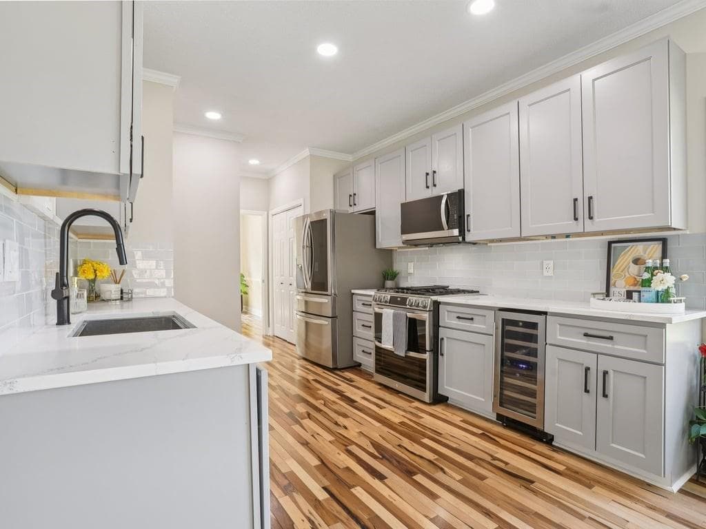 3 bedroom, 3 bathroom, 2,170 sq ft single family residence for sale at 1021 Soaring Drive, Marietta, GA 30062 — photo 3