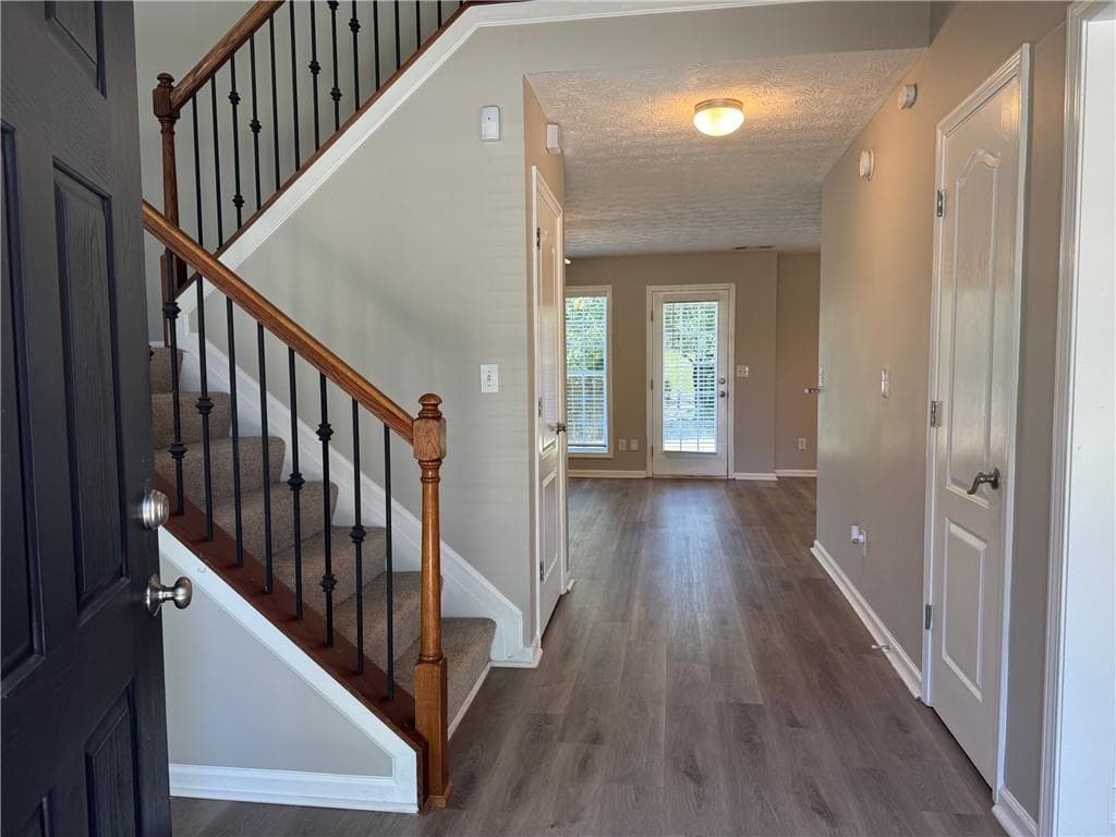 4 bedroom, 3 bathroom, 2,327 sq ft single family residence for sale at 2757 Marisol Way, Mcdonough, GA 30253 — photo 3