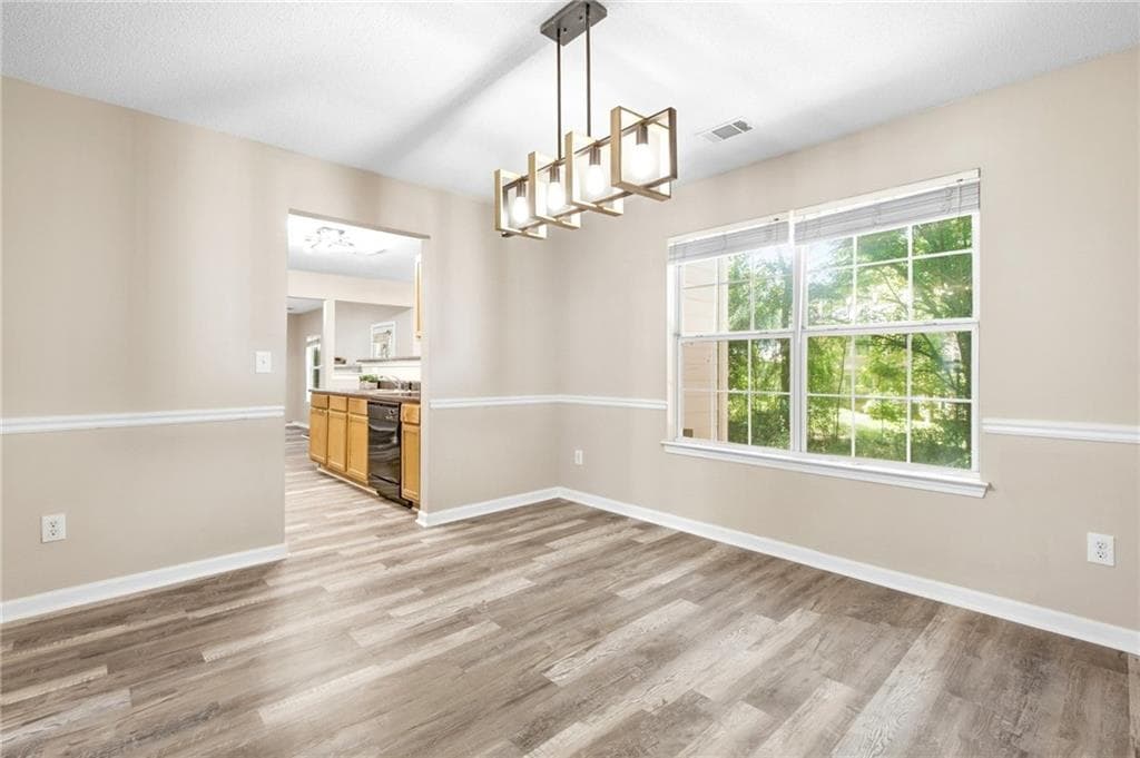 4 bedroom, 3 bathroom, 2,488 sq ft single family residence for sale at 4821 Galleon Crossing, Decatur, GA 30035 — photo 9