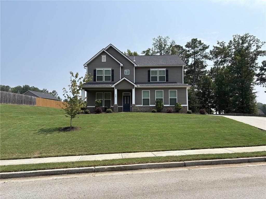 5 bedroom, 3 bathroom, 3,301 sq ft single family residence for sale at 200 Darien Drive, Senoia, GA 30276 — photo 2