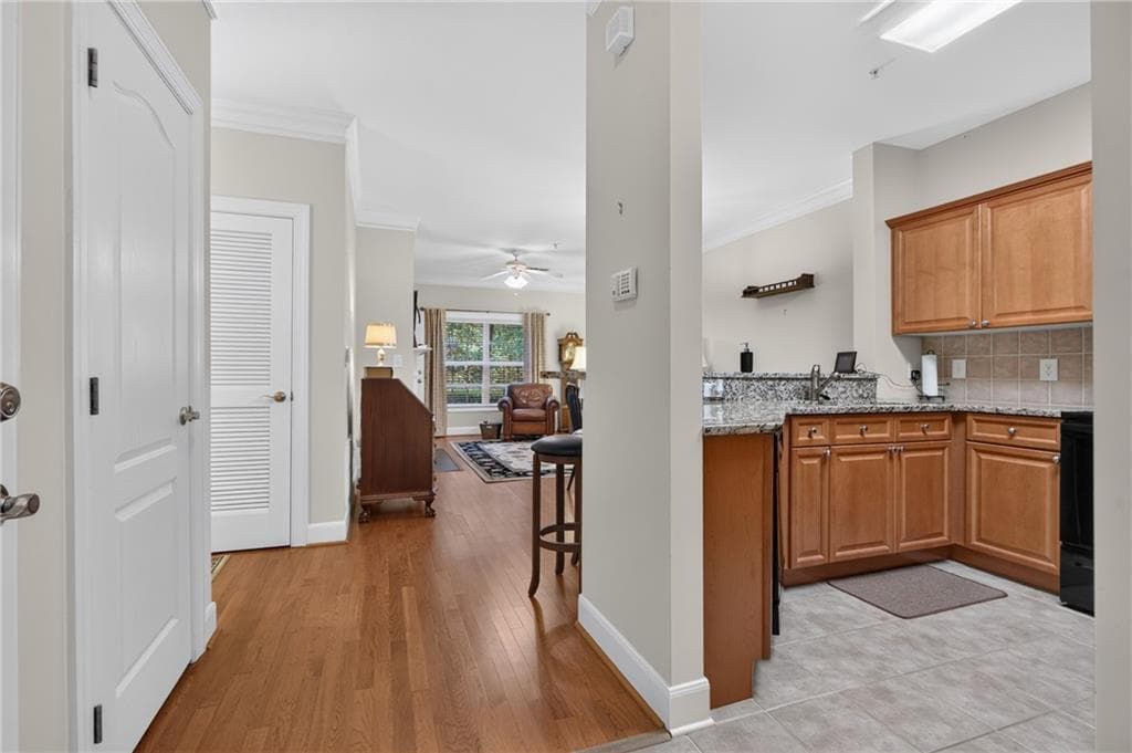 2 bedroom, 2 bathroom, 1,027 sq ft condominium for sale at 2001 Village Boulevard, Rome, GA 30161 — photo 3
