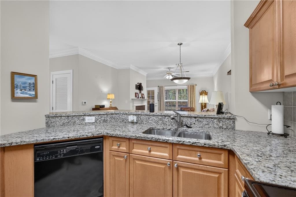 2 bedroom, 2 bathroom, 1,027 sq ft condominium for sale at 2001 Village Boulevard, Rome, GA 30161 — photo 8
