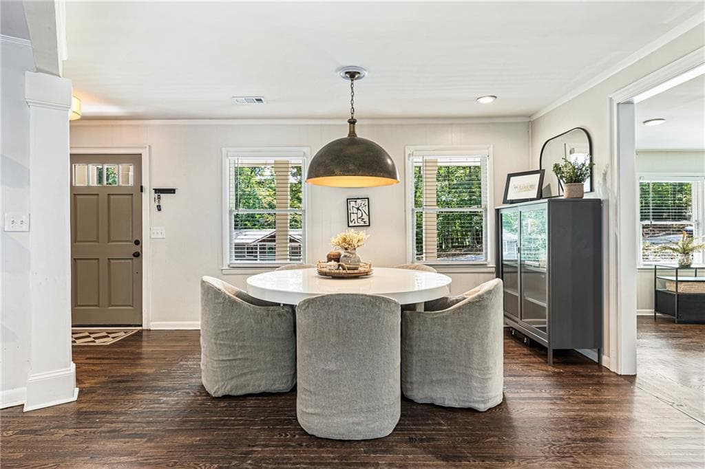3 bedroom, 2 bathroom, 1,679 sq ft single family residence under contract at 109 Juniper Street, Roswell, GA 30075 — photo 4