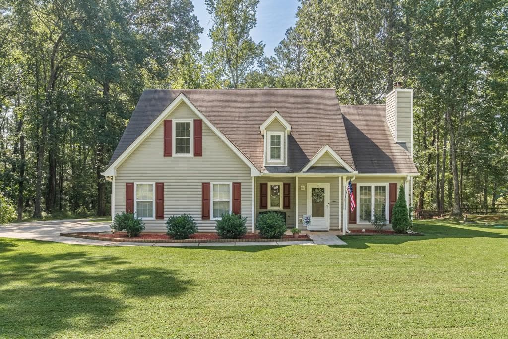 3 bedroom, 3 bathroom, 1,975 sq ft single family residence for sale at 210 Kim Trail, Stockbridge, GA 30281
