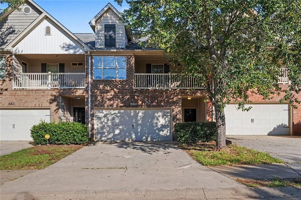 3 bedroom, 3 bathroom, 1,640 sq ft townhouse for sale at 1135 McConaughy Court, Mcdonough, GA 30253