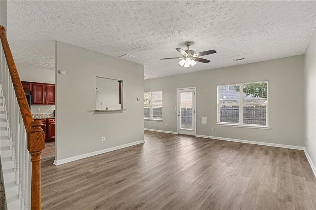 3 bedroom, 3 bathroom, 1,640 sq ft townhouse for sale at 1135 McConaughy Court, Mcdonough, GA 30253 — photo 4